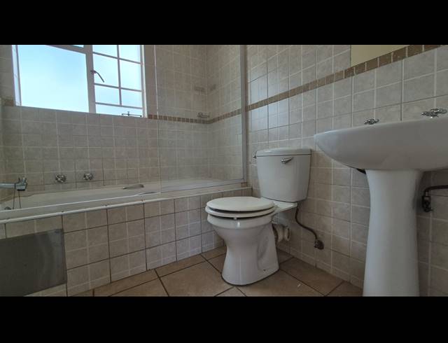 2 BEDROOM APARTMENT FOR SALE IN BRENTWOOD